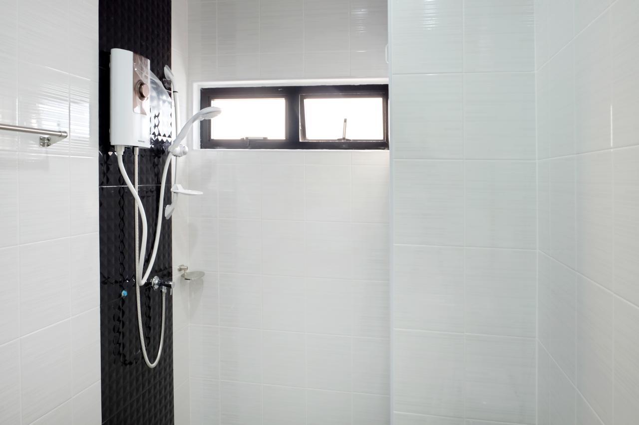 Avenue Residence Nakhon Si Thammarat Extérieur photo
