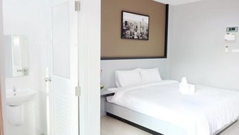 Avenue Residence Nakhon Si Thammarat Extérieur photo