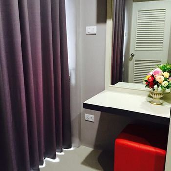 Avenue Residence Nakhon Si Thammarat Extérieur photo