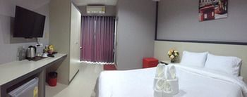 Avenue Residence Nakhon Si Thammarat Extérieur photo